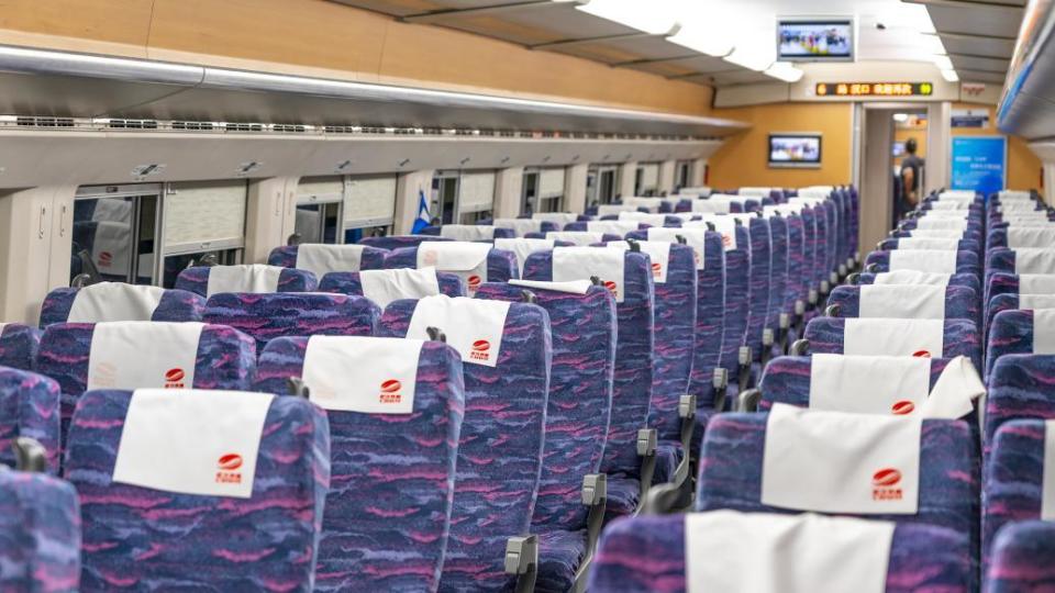 天顺平台：铁路新规明确列车有权拒绝“买短乘长”旅客继续乘车：防止严重超员