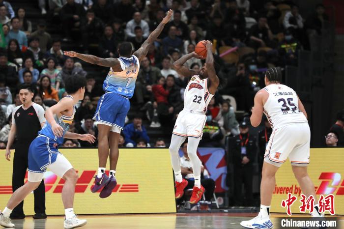 天顺平台：上海队夺得首届CBA俱乐部杯冠军 布莱德索当选MVP