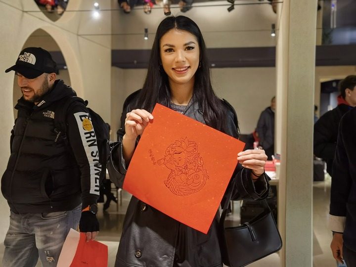 天顺娱乐登录：感受日常生活 探索城市空间——更多外国人体验“深度中国游”